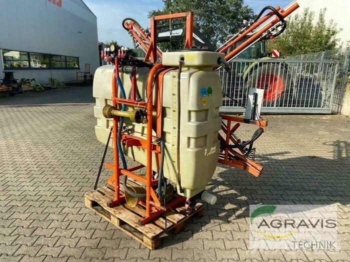 Douven 600 L Pulverizadores rebocados