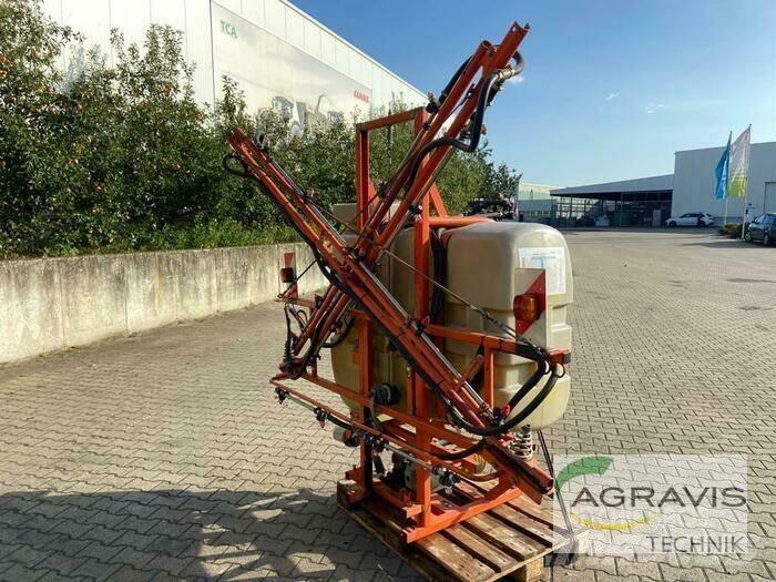Douven 600 L Pulverizadores rebocados