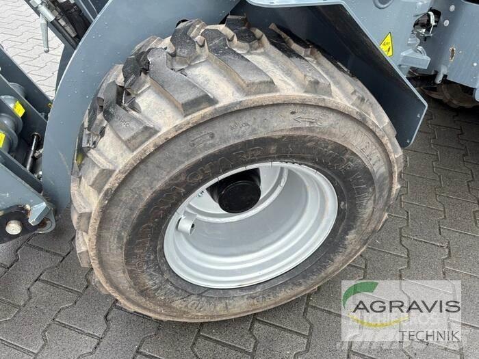 GiANT G2500 HD Carregadeiras de rodas
