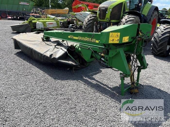 John Deere 331 Gadanheiras
