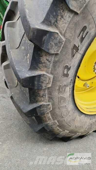 John Deere 8R 310 Tratores Agrícolas usados