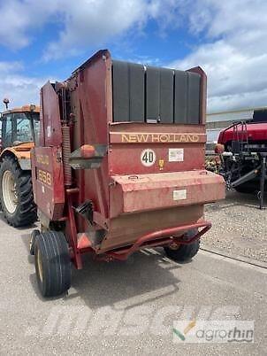 New Holland 658 Enfardadeira de rolos
