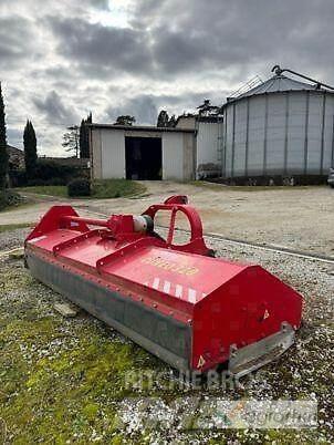 Omarv CUNEO 320 Gadanheiras e cortadores de folhas para pastos