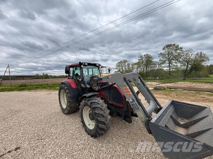 Valtra T130 Tratores Agrícolas usados