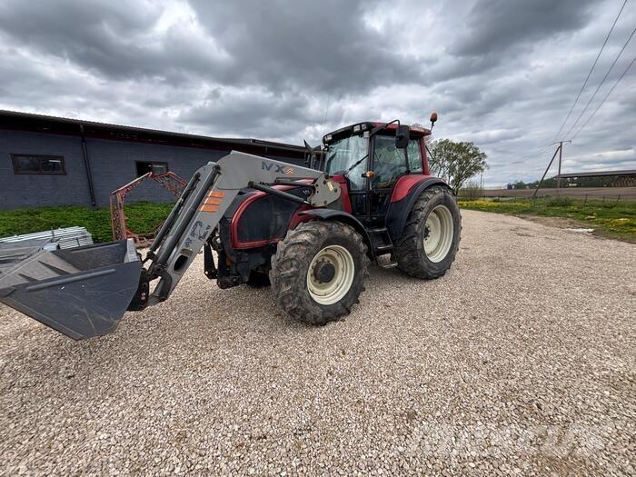 Valtra T130 Tratores Agrícolas usados
