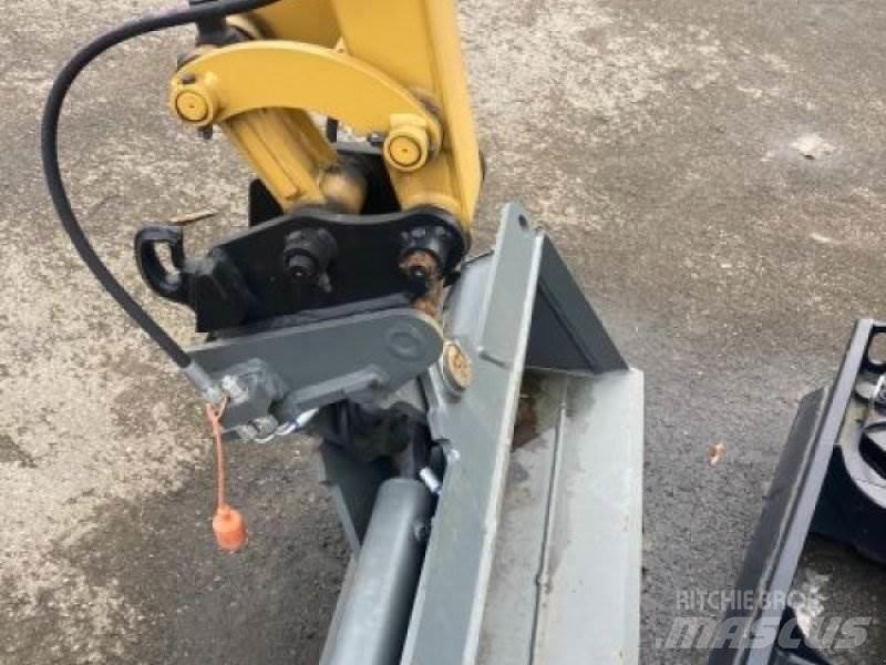 CAT 301.8-05A Miniescavadeiras