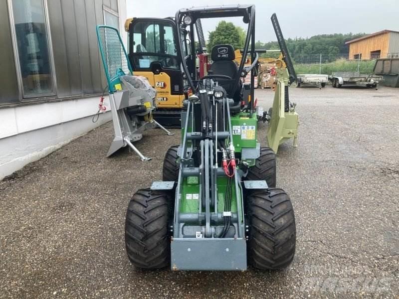 GiANT G1200 Minicarregadeiras
