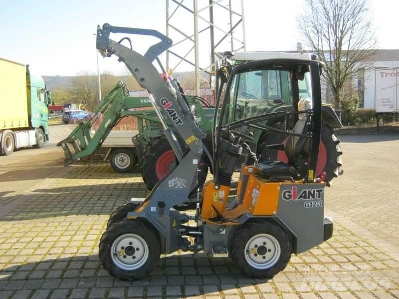 GiANT G1200 Minicarregadeiras