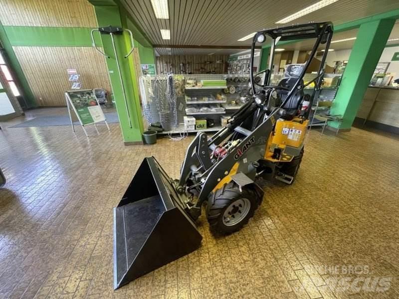 GiANT G1200 Minicarregadeiras