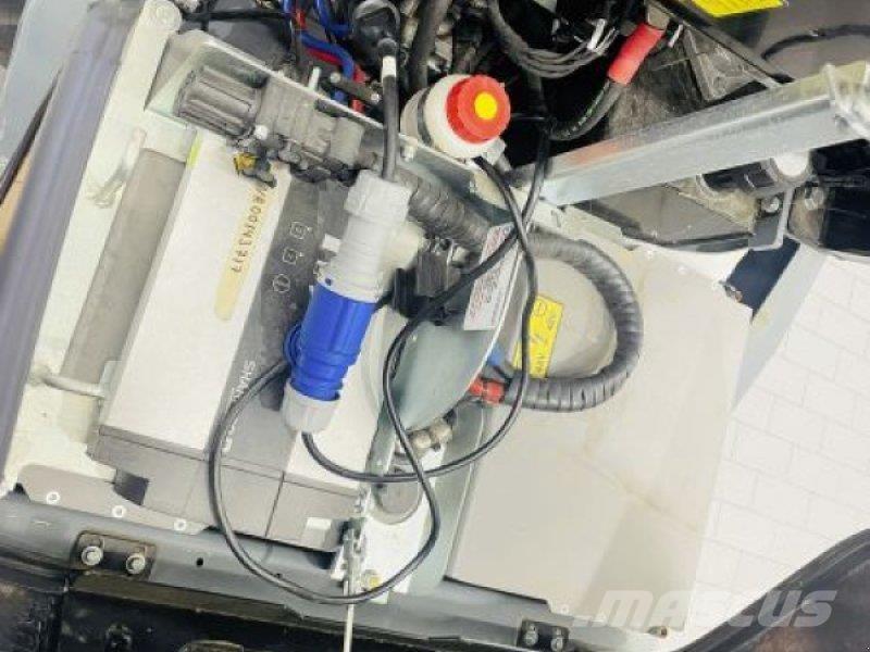 GiANT G2200E Minicarregadeiras