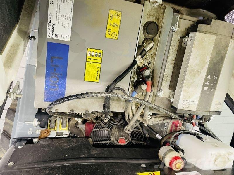 GiANT G2700E Minicarregadeiras