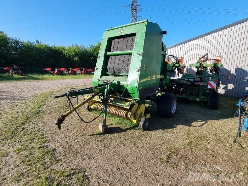 John Deere 592 Enfardadeira de rolos