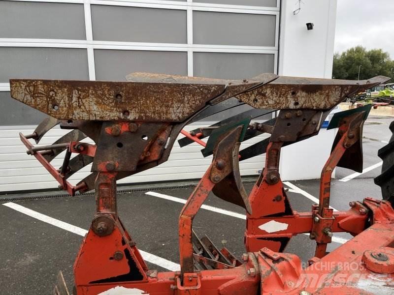 Kuhn HV 575 Charruas convencionais