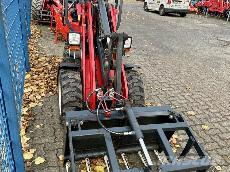 Schäffer 2028 Carregadoras frontais e escavadoras