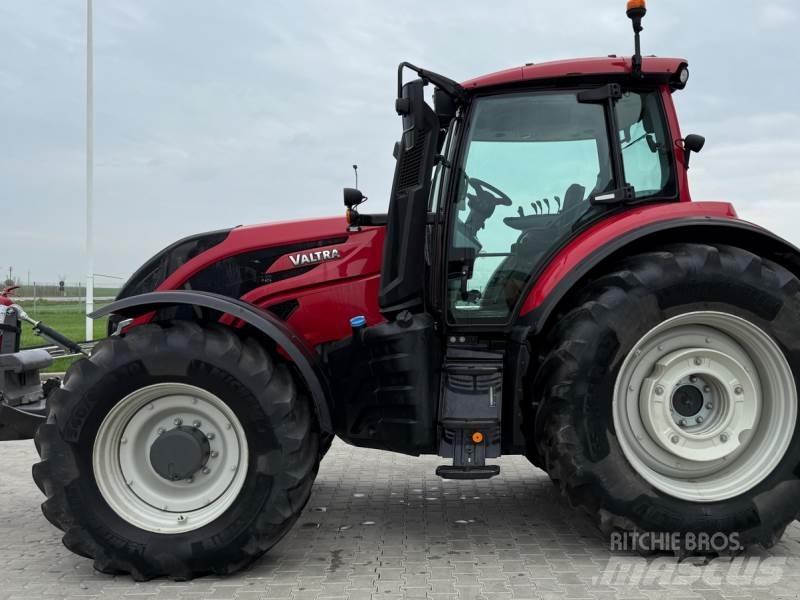 Valtra T235A Tratores Agrícolas usados