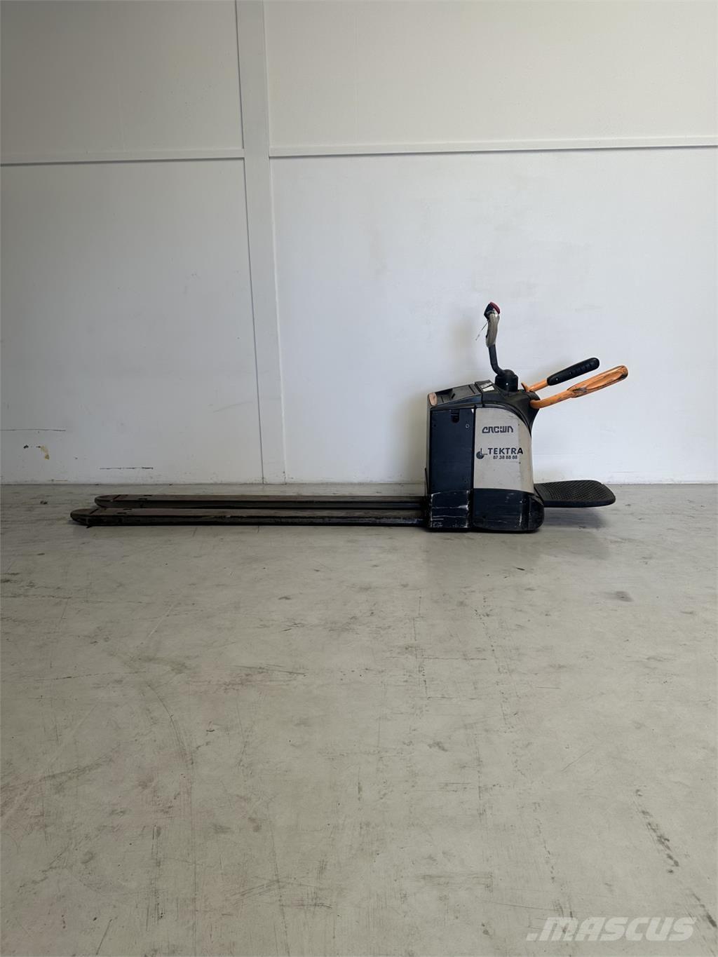 Crown WT3040 Porta-paletes com plataforma