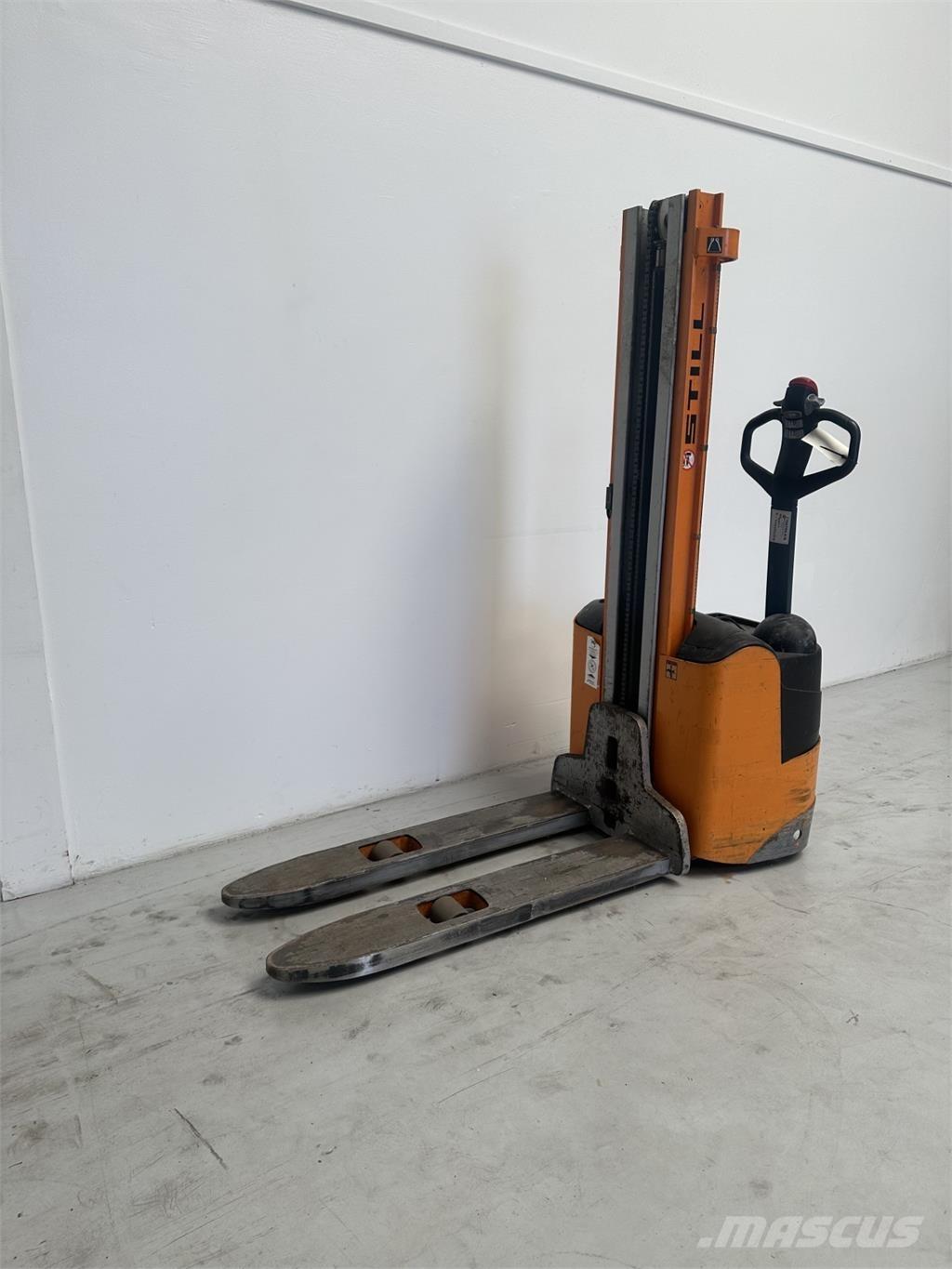 Still EGV 10 Empilhador para operador externo