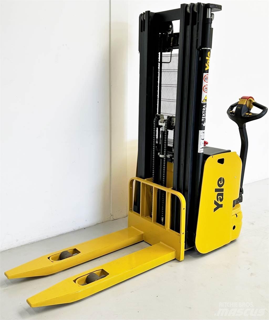 Yale MS12 Empilhador para operador externo