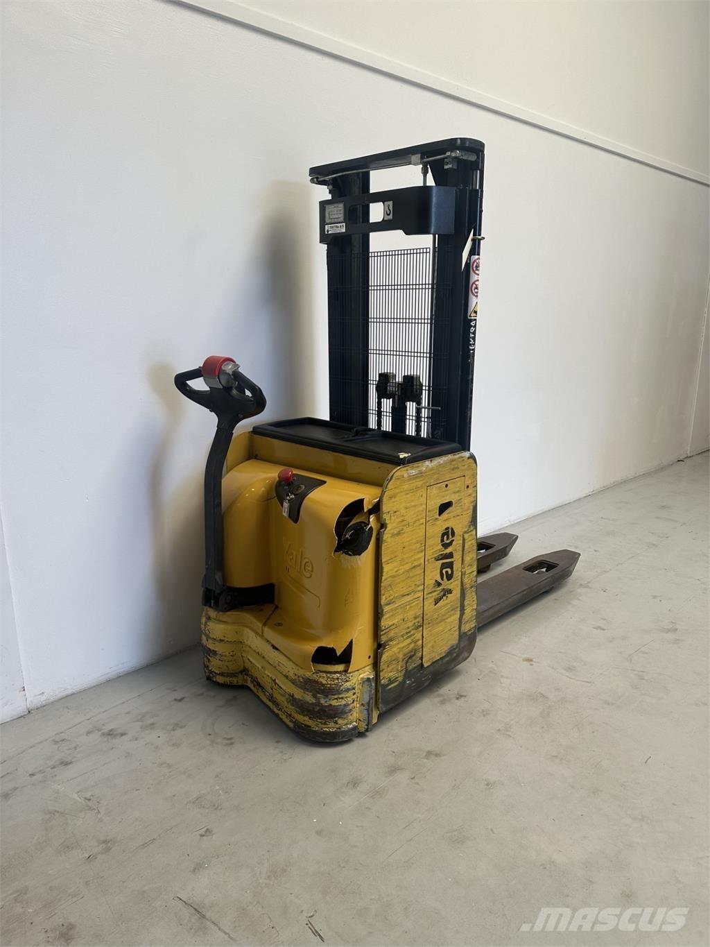 Yale MS14IL Empilhador para operador externo