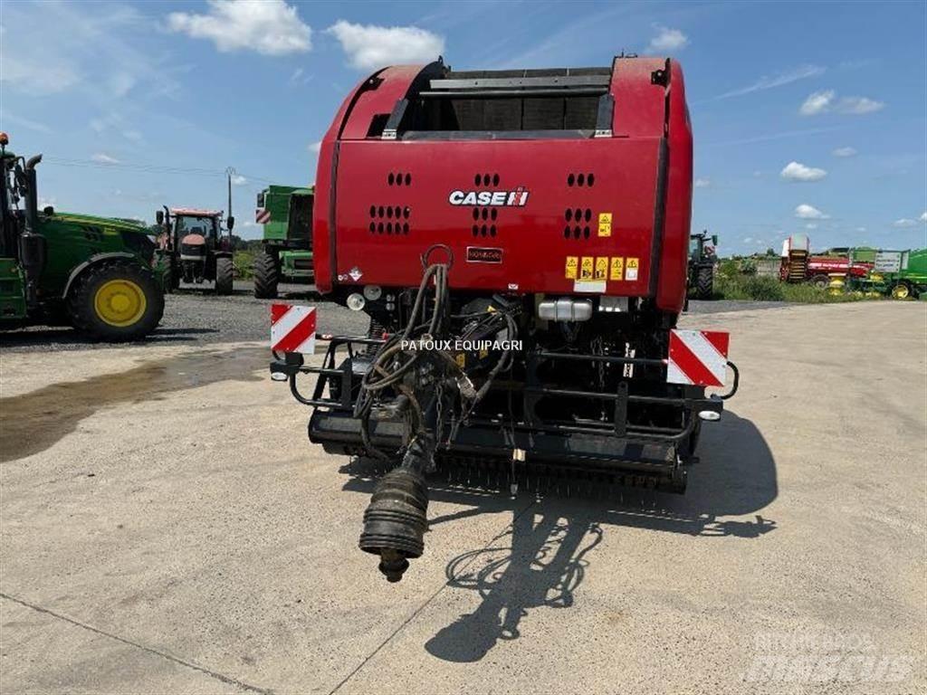 Case IH RB465 Enfardadeira de rolos