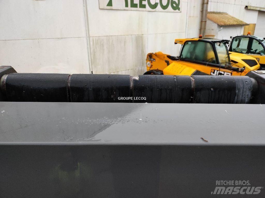 CLAAS Variant 360 Enfardadeira de rolos