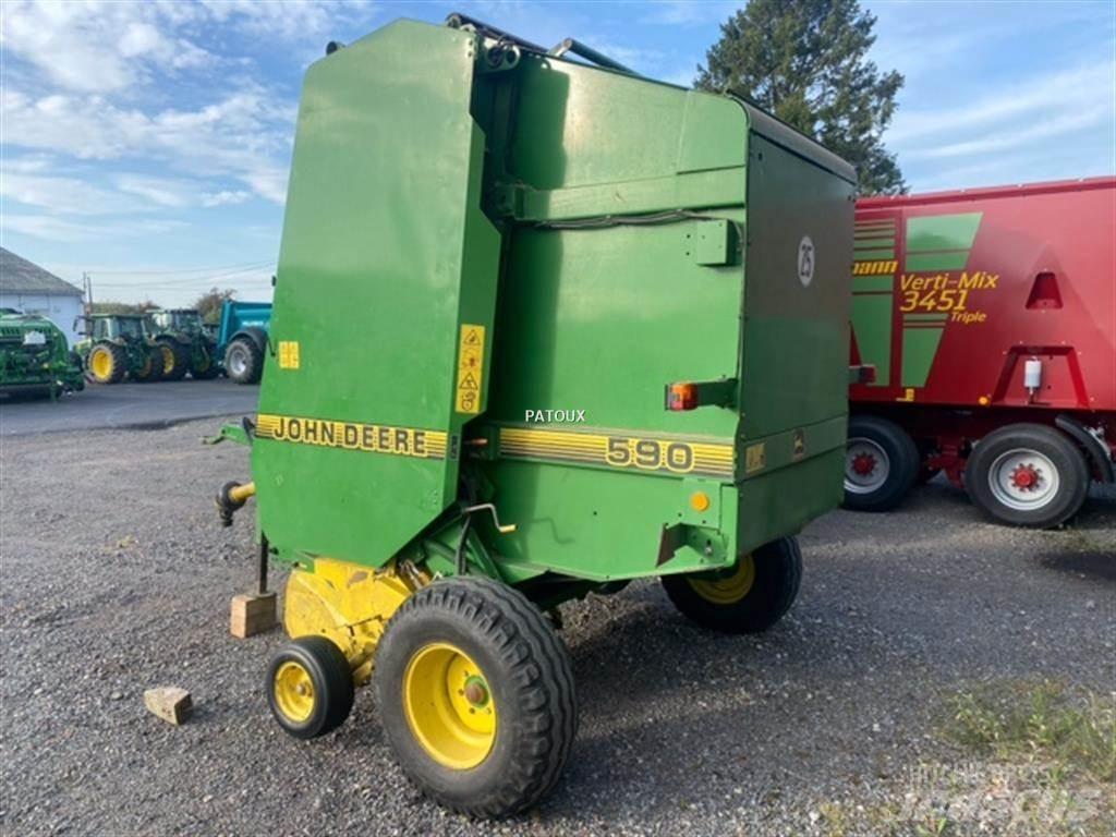 John Deere 590 Enfardadeira de rolos