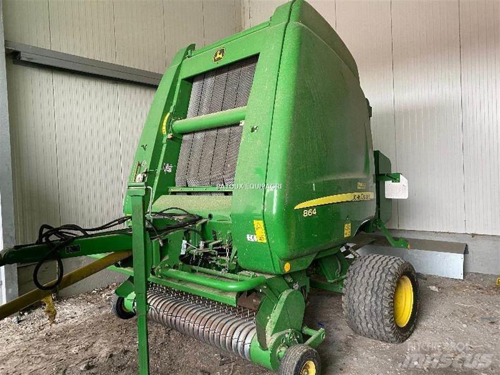 John Deere 864 Enfardadeira de rolos
