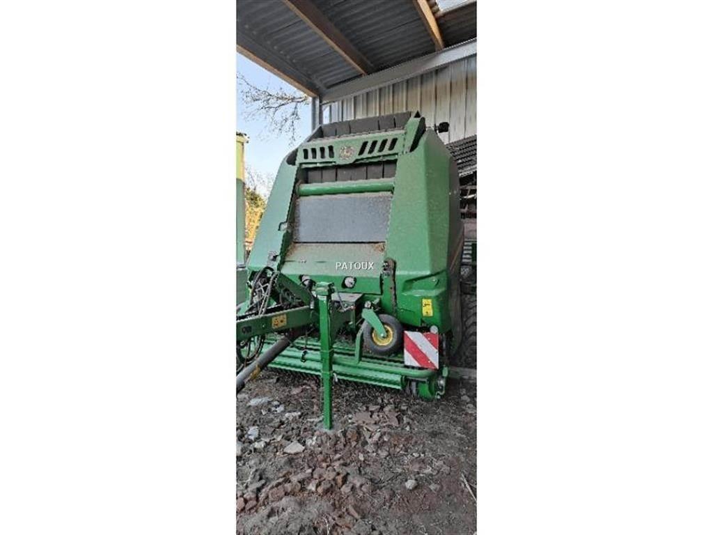 John Deere V461M Enfardadeira de rolos