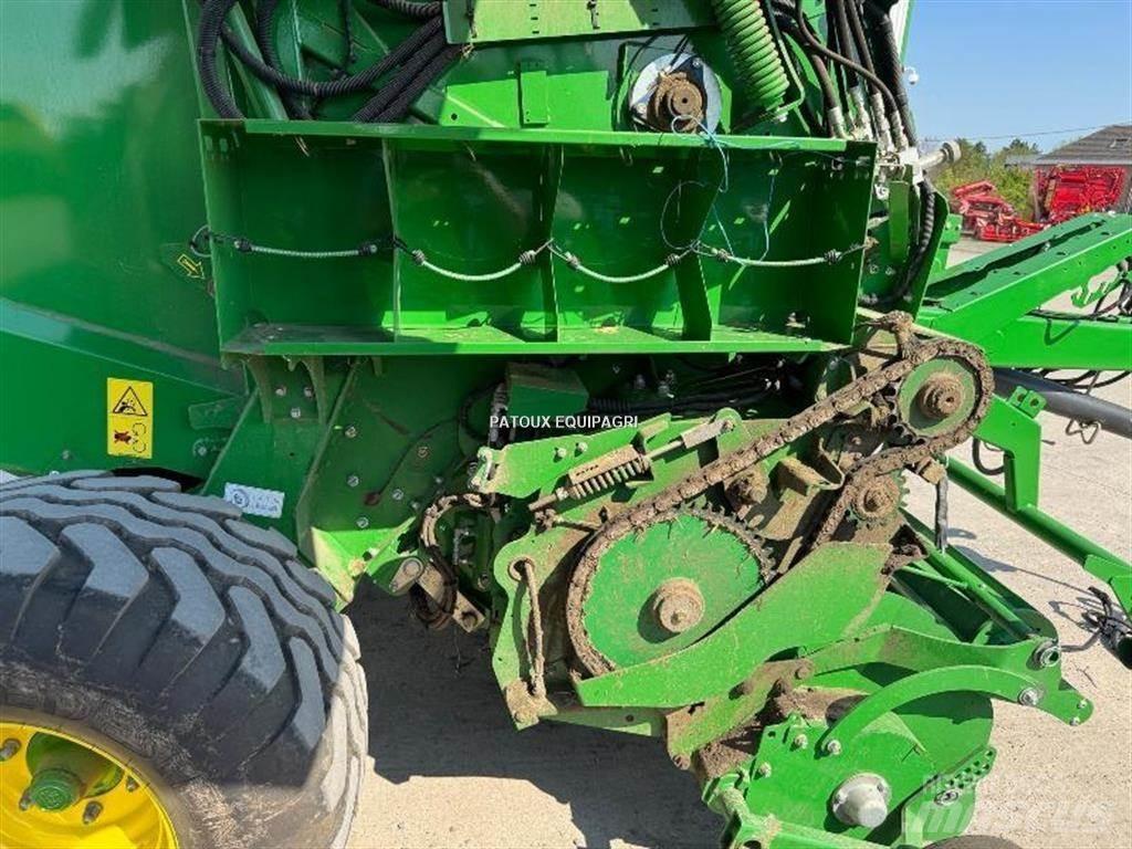 John Deere V461M Enfardadeira de rolos