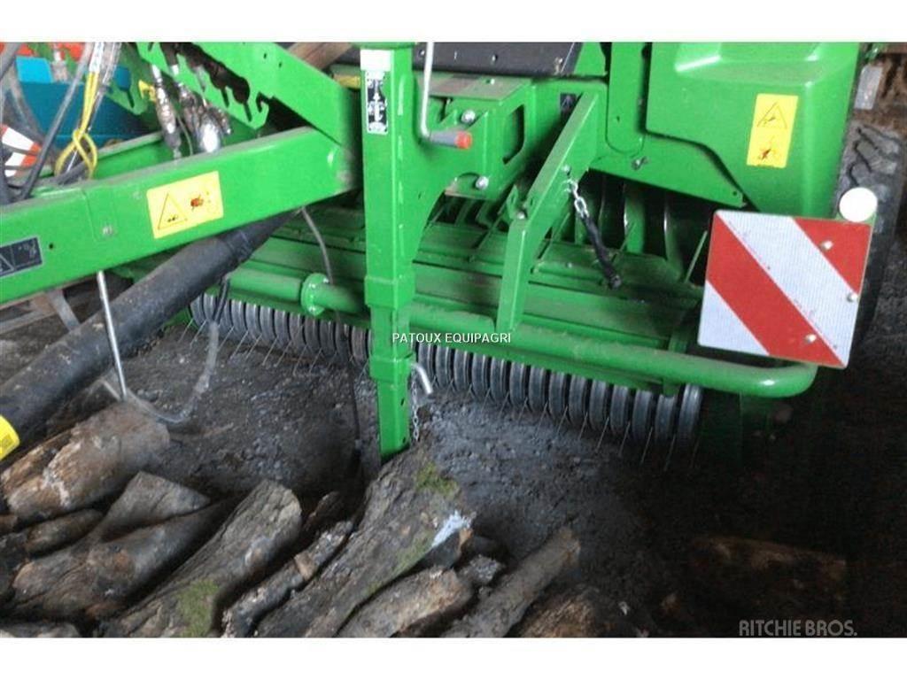 John Deere V461M Enfardadeira de rolos