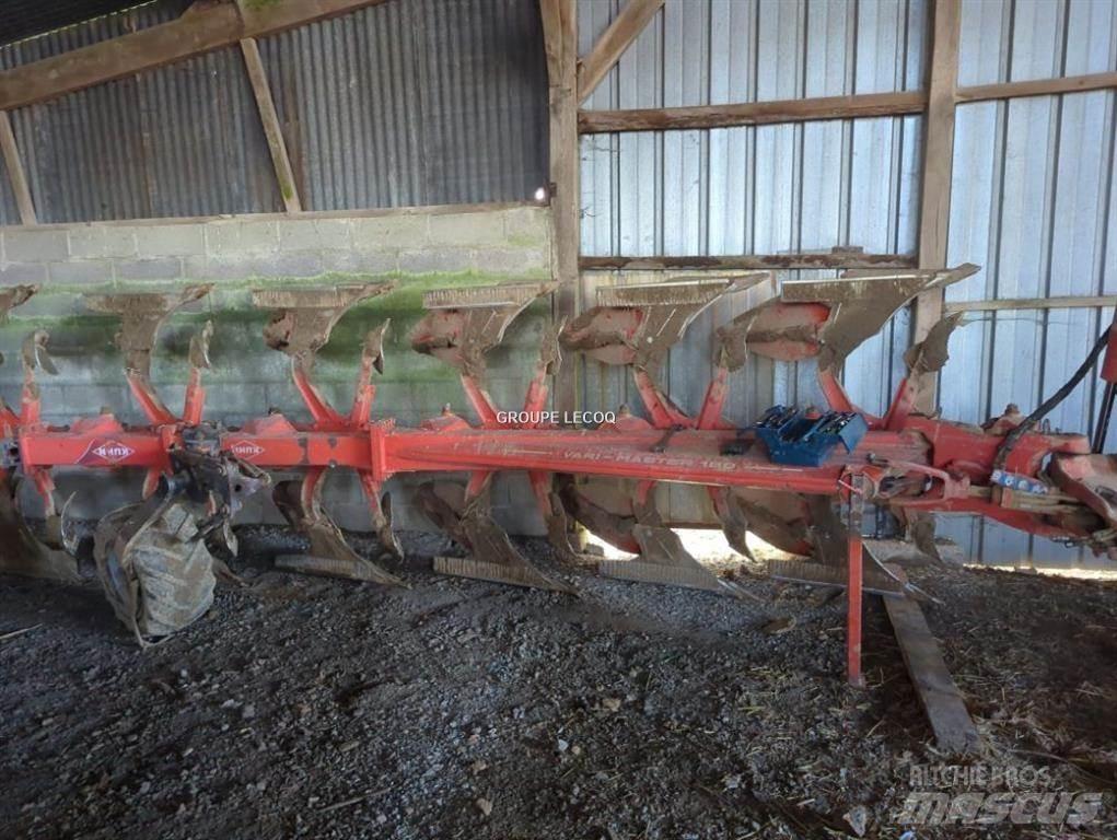 Kuhn VM 180 Charruas convencionais