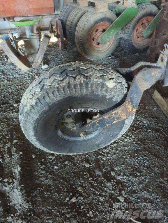Kuhn VM 180 Charruas convencionais