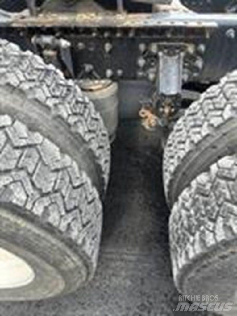 Mack AN64T Cavalos Mecânicos