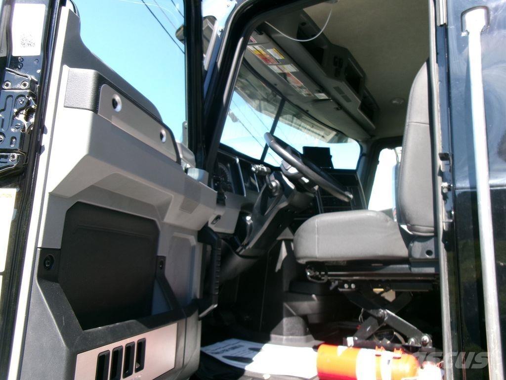 Mack GR64F Camiões basculantes