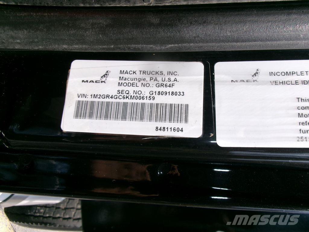 Mack GR64F Camiões basculantes