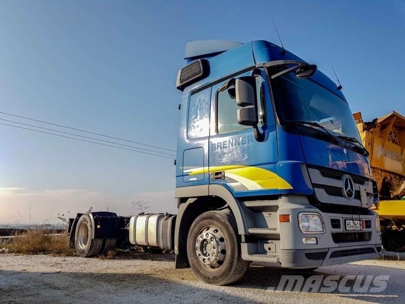 Mercedes-Benz 18.46 Camiões de chassis e cabine