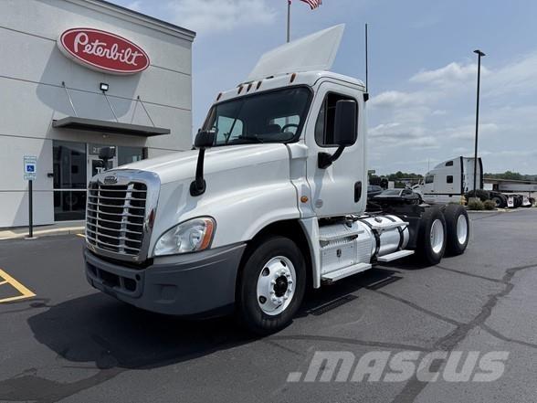 Freightliner CASCADIA 113 Cavalos Mecânicos