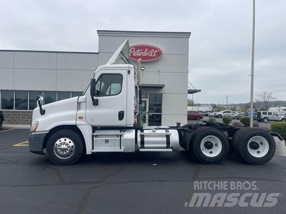 Freightliner CASCADIA 116 Cavalos Mecânicos