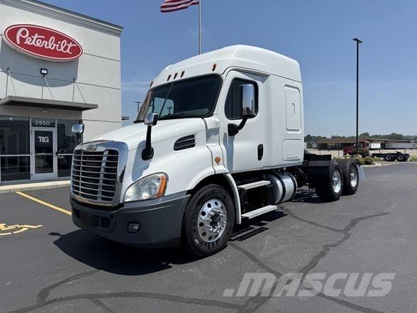Freightliner CASCADIA 116 Cavalos Mecânicos