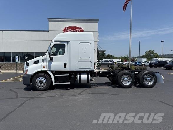 Freightliner CASCADIA 116 Cavalos Mecânicos