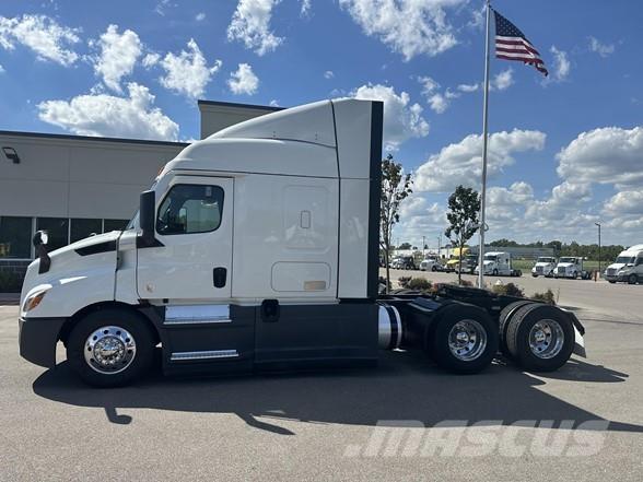 Freightliner CASCADIA 116 Cavalos Mecânicos