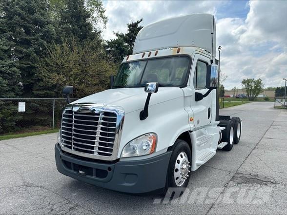 Freightliner CASCADIA 125 Cavalos Mecânicos