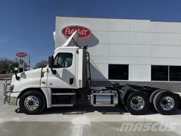 Freightliner CASCADIA 125 Cavalos Mecânicos