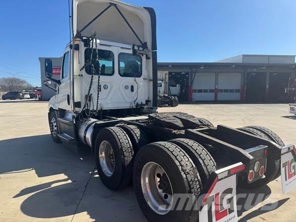 Freightliner CASCADIA 126 Cavalos Mecânicos