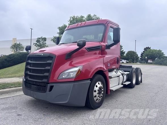 Freightliner CASCADIA 126 Cavalos Mecânicos
