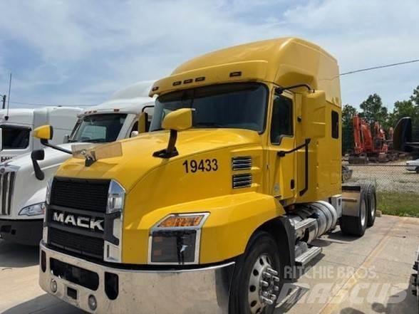 Mack ANTHEM 64T Cavalos Mecânicos
