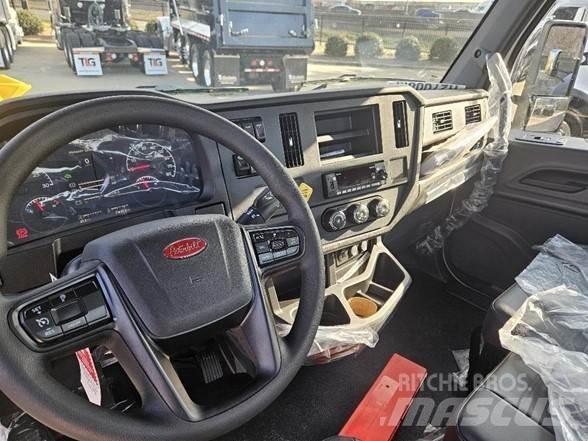Peterbilt 536 Camiões de chassis e cabine