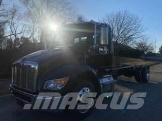 Peterbilt 536 Camiões de chassis e cabine