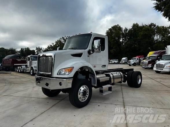 Peterbilt 548 Camiões de chassis e cabine
