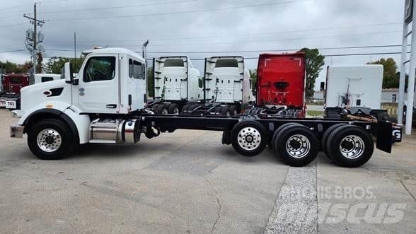 Peterbilt 567 Camiões de chassis e cabine
